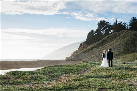 Ragged Point Inn Wedding Elopement photography by Mirror's Edge Photography in San Simeon Cambria California. Bride and Groom at Ragged Point beach. Big Sur Wedding Photography