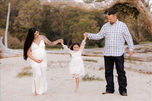 Sarah Williams of Mirror's Edge Photography, a San Luis Obispo County Wedding, Luxury Boudoir and Maternity Photographer captures Ali Marie and Cody's Maternity Session in Pismo Beach. The whole family