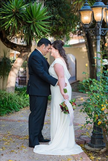 Wedding photography at the Historic Santa Maria Inn in Santa Maria, California by Mirror's Edge Photography. Bride and Groom on the Back Lawn.