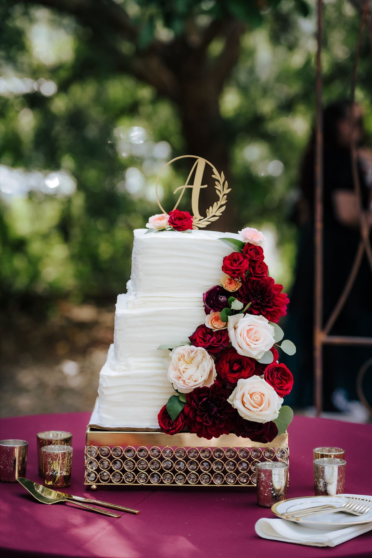Final-6186.JPG - Mirror's Edge Photography, San Luis Obispo Wedding Photographer, captures The Audettes at The Gardens and Peacock Farms in Arroyo Grande, California.  Amazing wedding cake with roses by Sarah Williams
