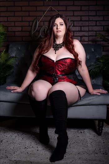 Beachfront Boudoir by Mirror's Edge Photography is a Boutique Luxury Boudoir Photography Studio located in Oceano, California. My mission is to show as many women as possible how beautiful they truly are! Plus sized posing boudoir