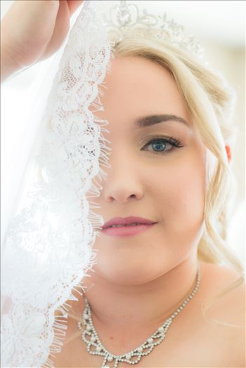 Sea Venture Resort and Spa Wedding Photography by Mirror's Edge Photography in Pismo Beach, California. Bride Bridal Portrait