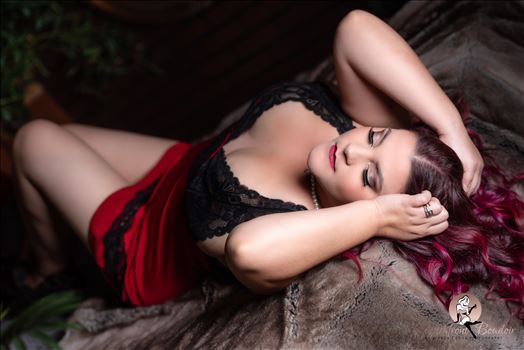 Beachfront Boudoir by Mirror's Edge Photography is a Boutique Luxury Boudoir Photography Studio located in San Luis Obispo County. My mission is to show as many women as possible how beautiful they truly are! Best boudoir bed poses