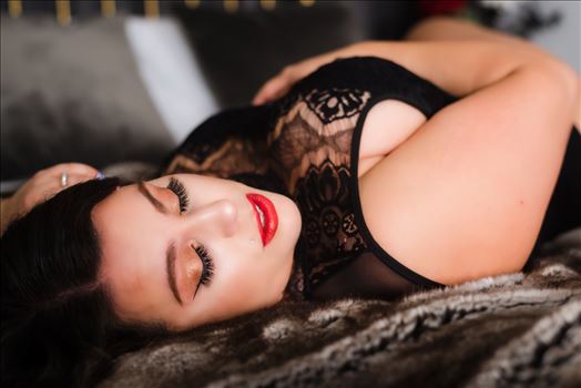 Beachfront Boudoir by Mirror's Edge Photography, San Luis Obispo County's Number One Luxury Boudoir Photography Experience.  Promoting body positive movement, empowerment, confidence and self love. Betty Page inspired Boudoir
