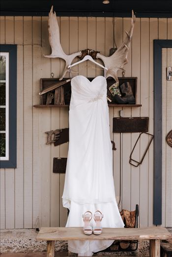 Mirror's Edge Photography captures Madison and Stephen's Wedding at Case de Alvarez in Arroyo Grande, California. Wedding Dress