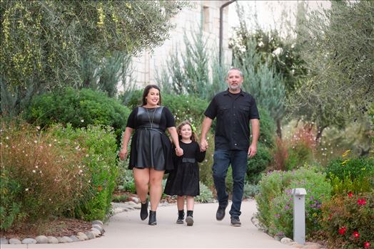 Sarah Williams of Mirror's Edge Photography, a San Luis Obispo Wedding, Engagement and Portrait Photographer, captures the Foster Family Fall Session at the gorgeous Allegretto Resort and Vineyards in Paso Robles, California. Walk the paths