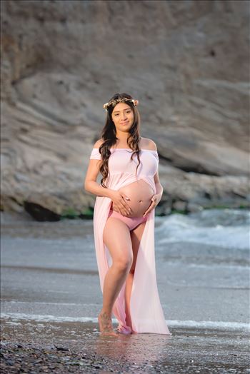 Maternity Photography session at Spooner's Cove at Montana de Oro in Los Osos California.  Beach Maternity Session.  Showing off the Baby Bump